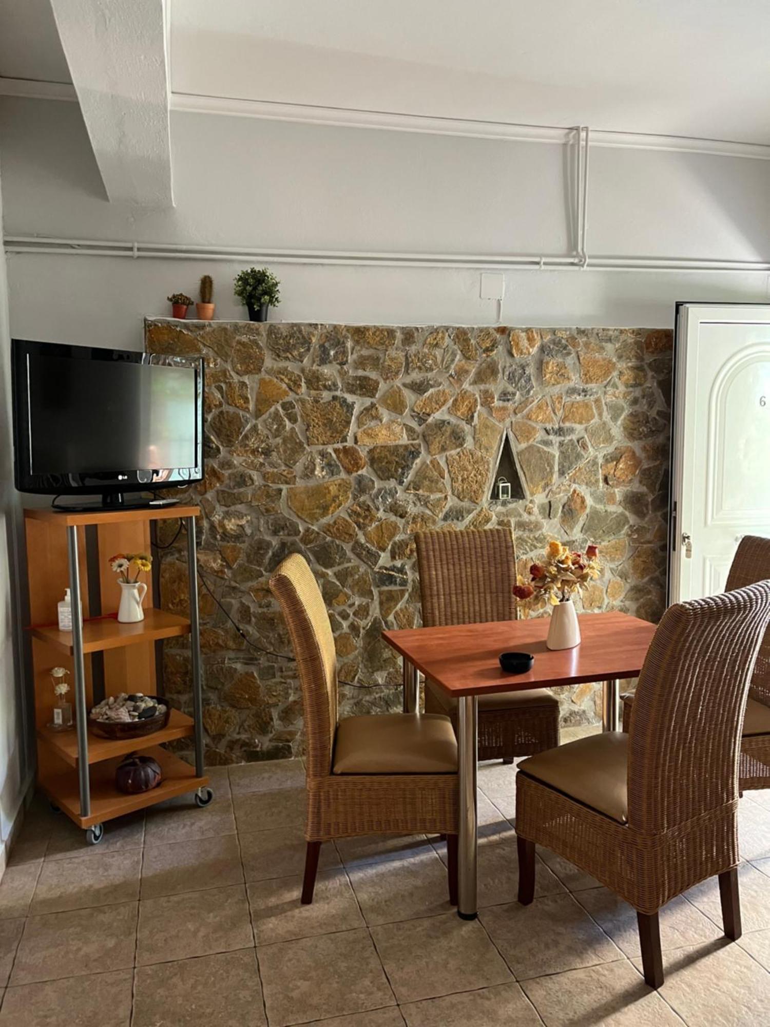 Litsa Apartment Plomari Exterior foto
